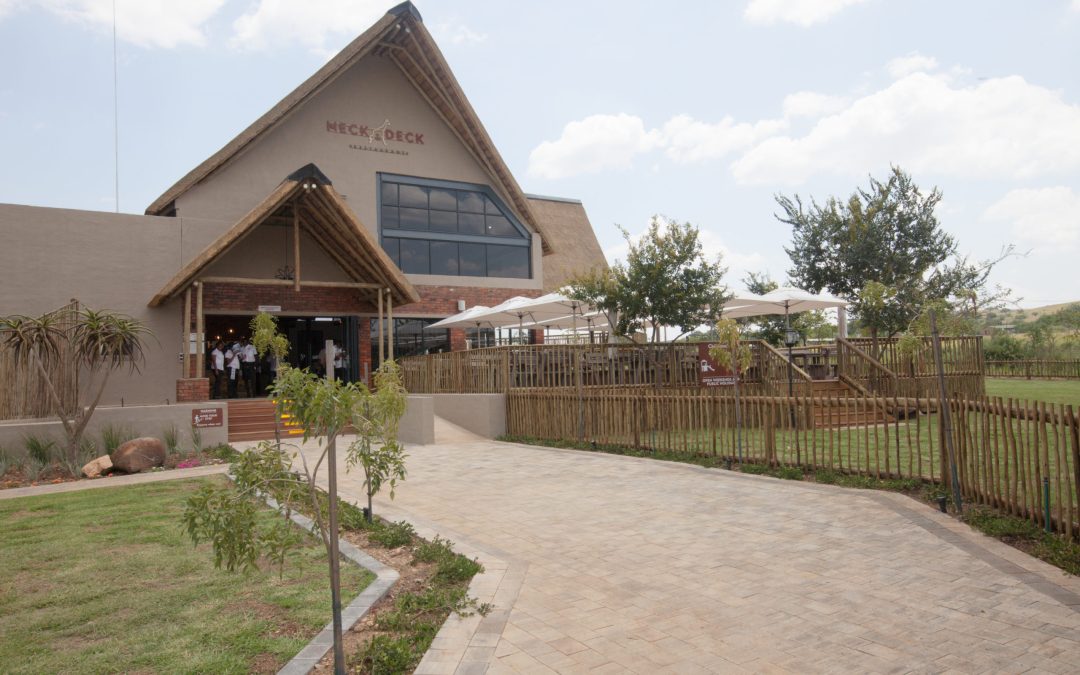 Neck & Deck Review: A Relaxed Lunch After The Caves