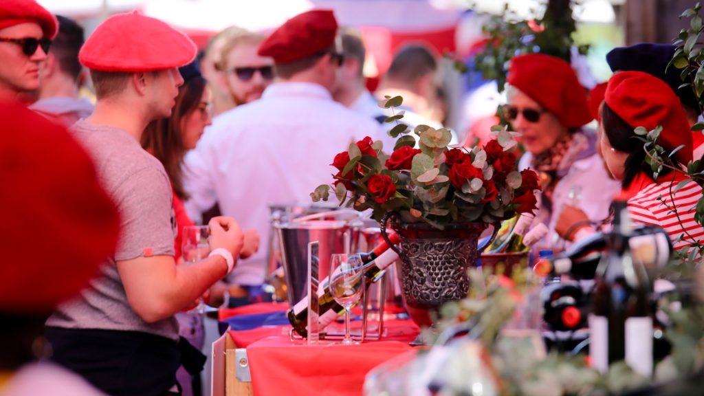 Antique Sign, for antique stuff with rusted canon.